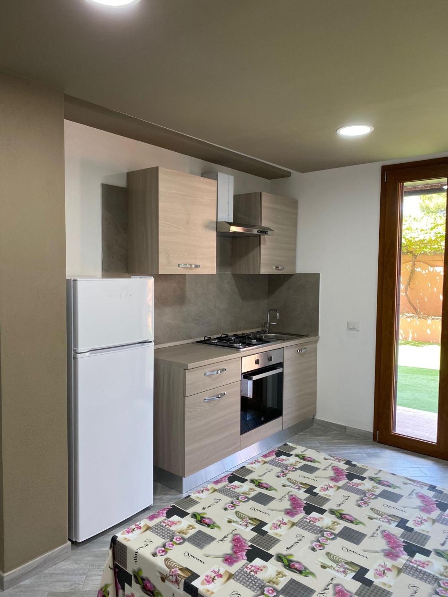 Suite Guesthouse A Pochi Passi Dal Mare 萨萨里 外观 照片